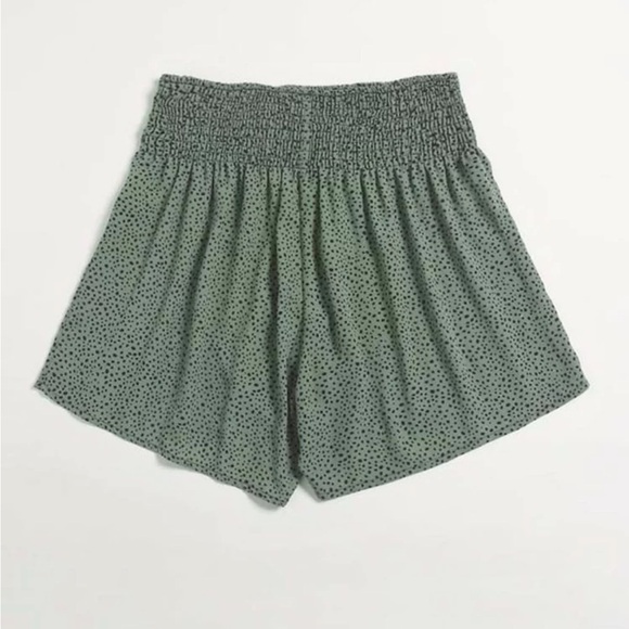 Green Dalmatian Print Shorts - Picture 3 of 10